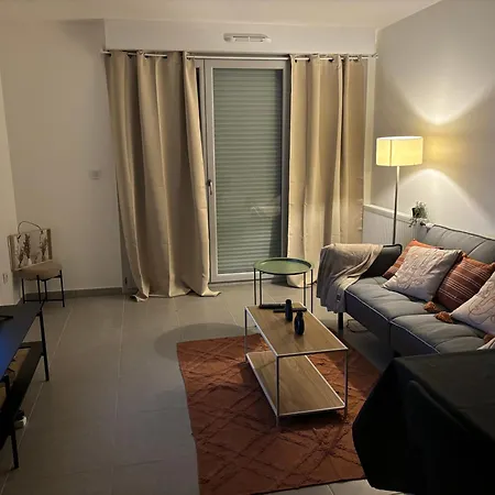 Harmony- Three- Double Bed Flat- Garden And Free Parking * Livry-Gargan
